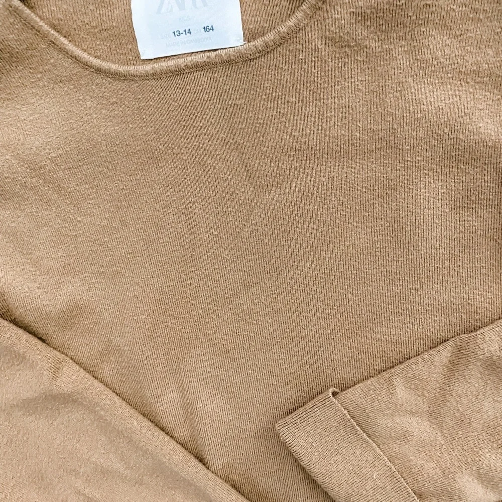 Zara Kids Girls Knit Long Sleeve Pocket Front Sweater Camel Tan Brown Size 13-14